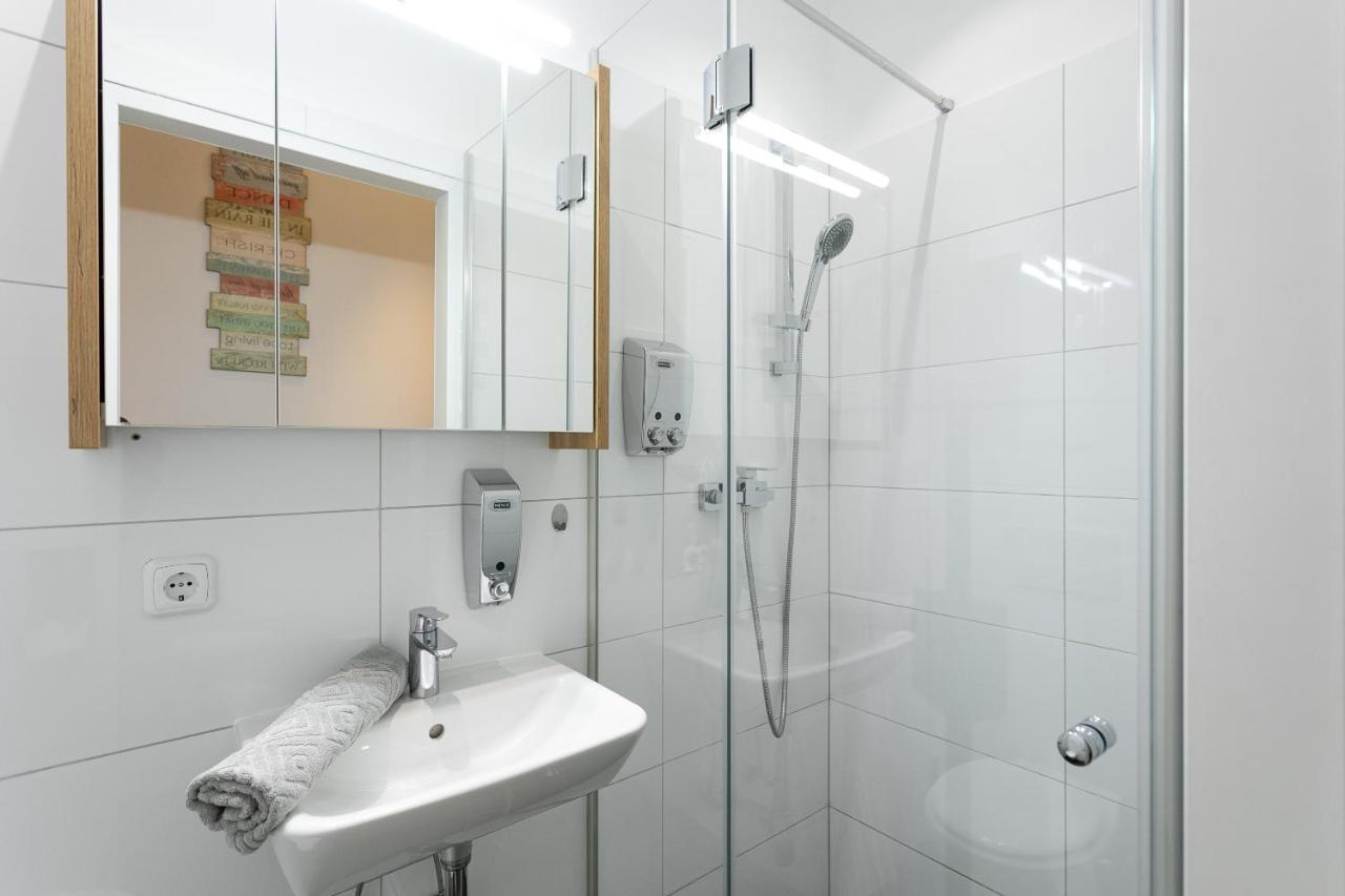 Apartment Apartment, Modern Und Neu Renoviert *