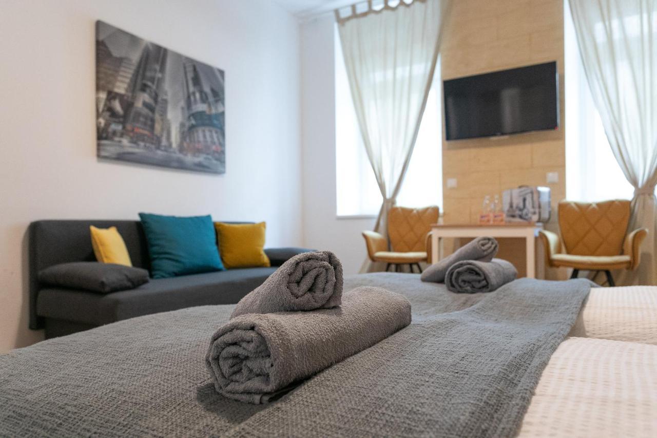 Apartment, Modern Und Neu Renoviert Wien