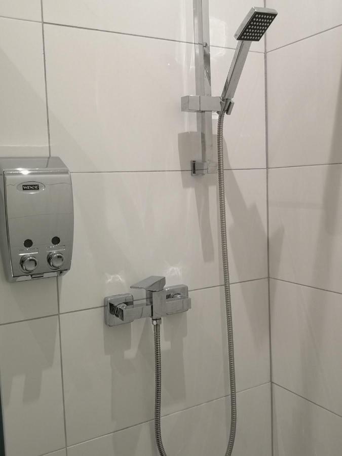 Apartment, Modern Und Neu Renoviert *